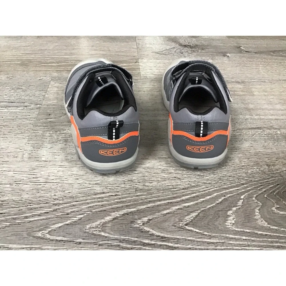 KEEN Knotch Peak Kids Size 4 Lightweight Durable Sneakers #1025959 Gray